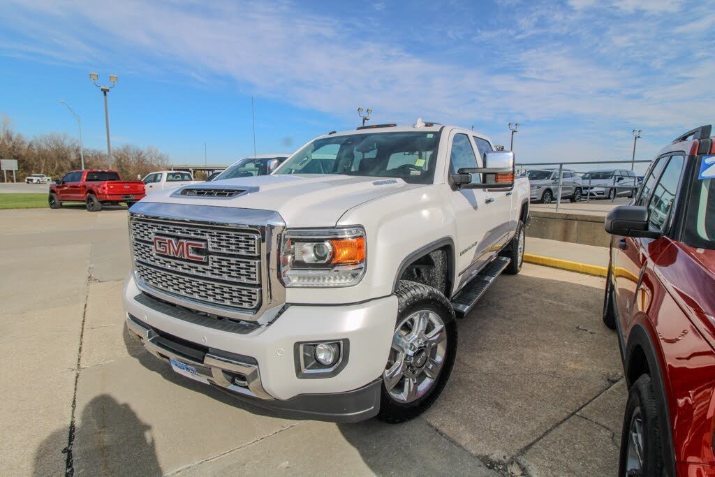 2019 GMC Sierra 2500HD Denali Crew Cab 4WD