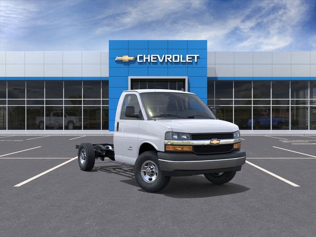 2025 Chevrolet Express Chassis 3500 Cutaway 139
