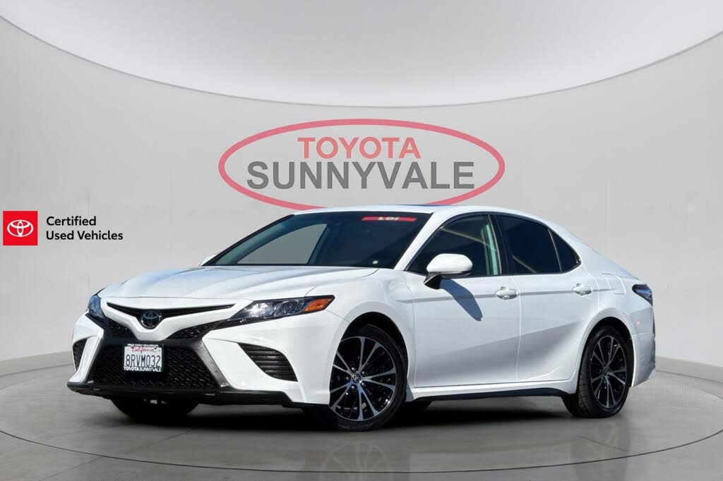 2020 Toyota Camry SE FWD