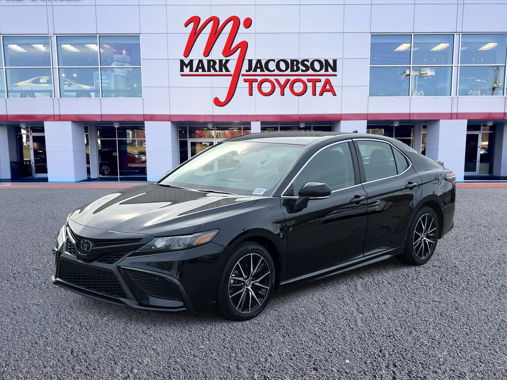 2024 Toyota Camry SE FWD