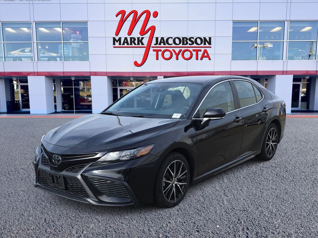 2024 Toyota Camry SE FWD