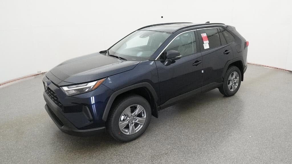 2025 Toyota RAV4 XLE FWD