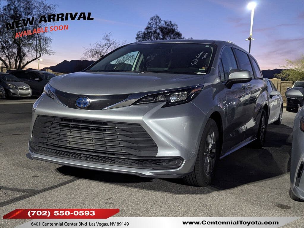 2024 Toyota Sienna LE 8-Passenger FWD