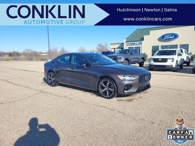 2024 Volvo S60 B5 Plus Dark Theme FWD