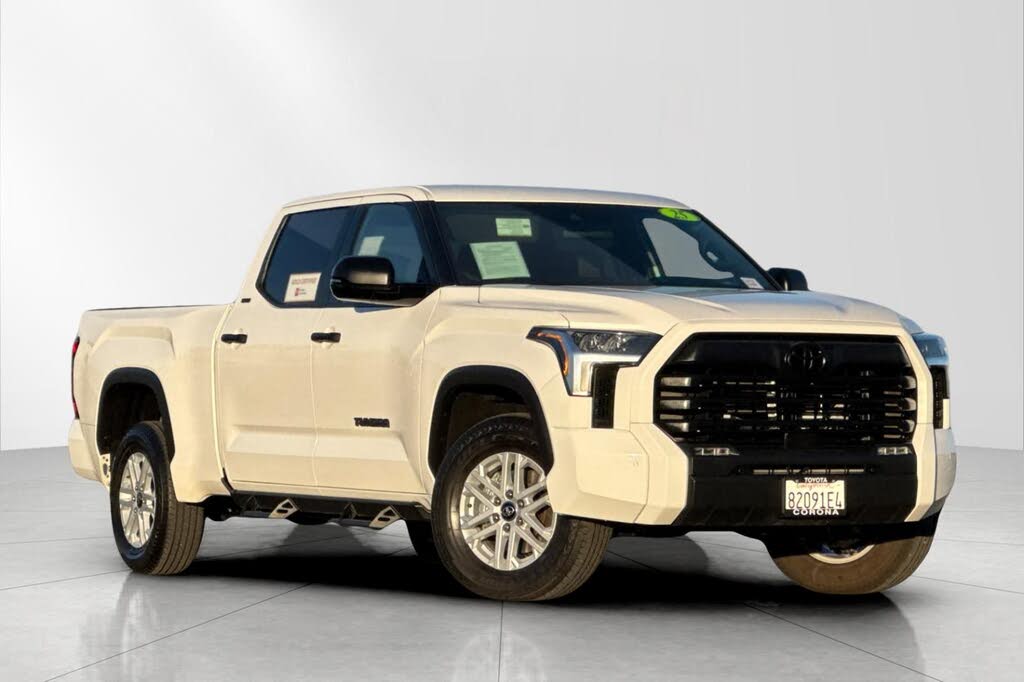 2025 Toyota Tundra SR5 CrewMax Cab LB 4WD