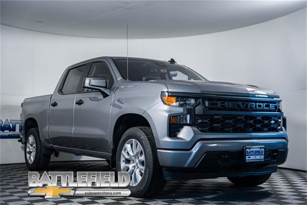 2026 Chevrolet Silverado 1500 Custom Crew Cab 4WD