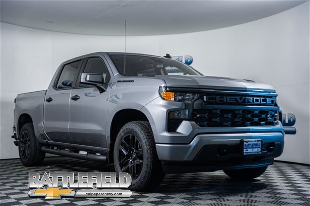 2026 Chevrolet Silverado 1500 Custom Crew Cab 4WD