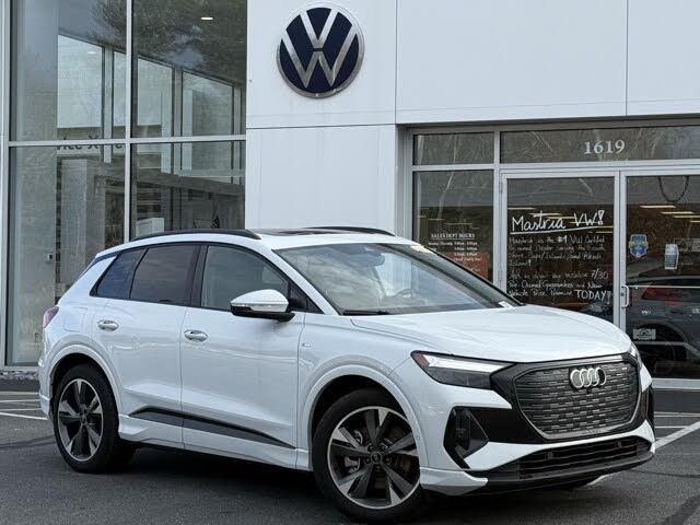 2024 Audi Q4 e-tron quattro Premium Plus 55