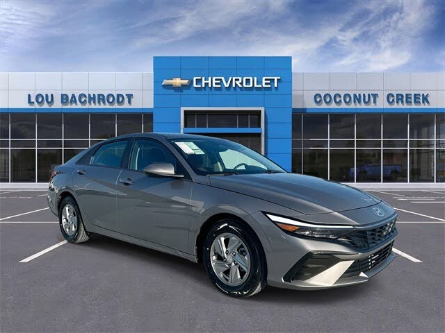 2024 Hyundai Elantra SE FWD