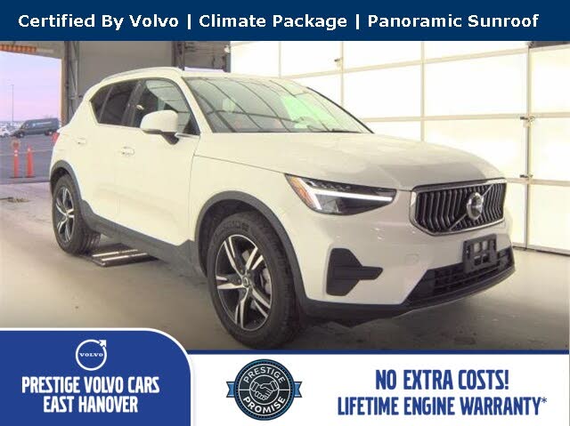2025 Volvo XC40 B5 Core Bright Theme AWD