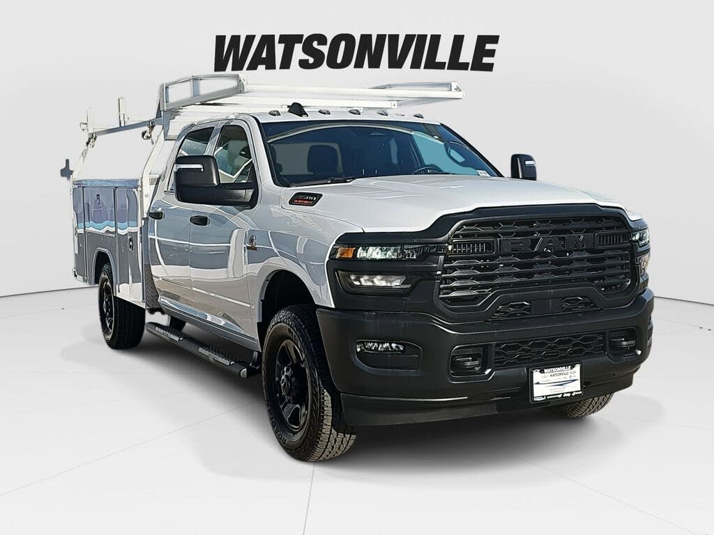 2026 RAM 3500 Chassis Tradesman Crew Cab LB 4WD