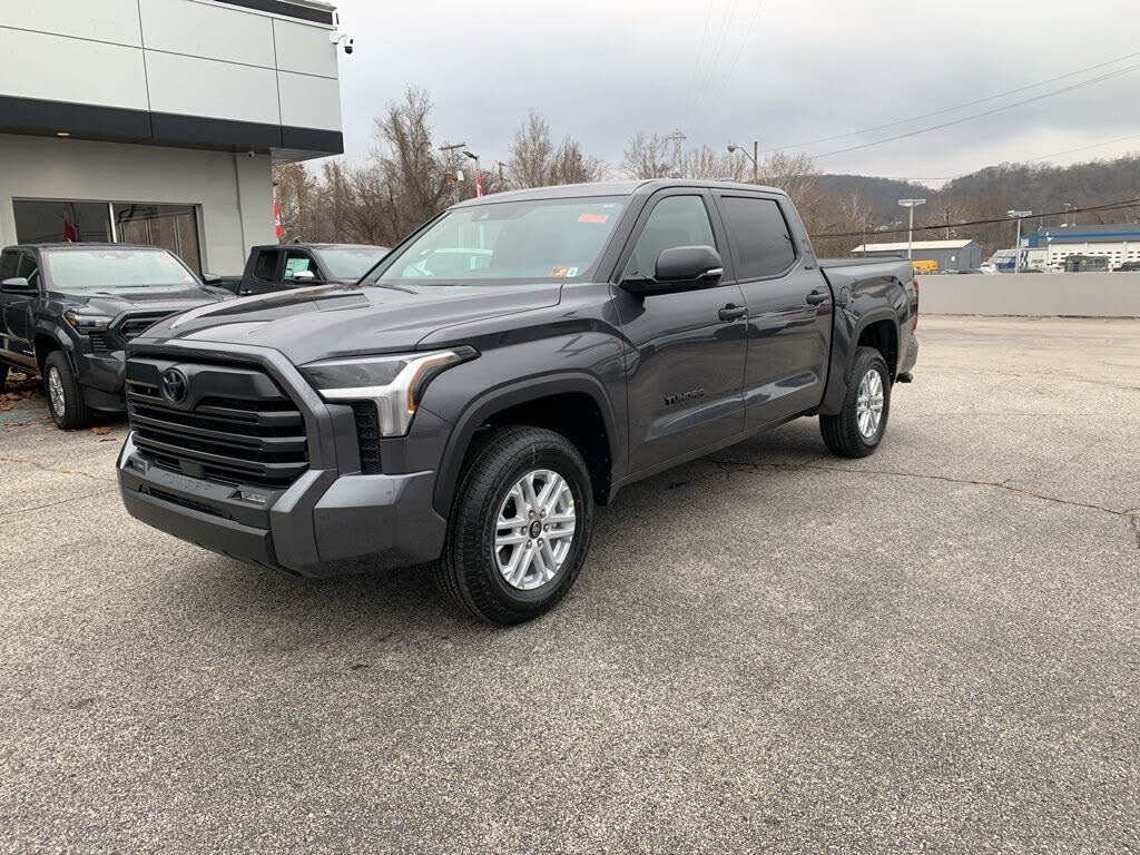 2026 Toyota Tundra SR5 CrewMax Cab 4WD