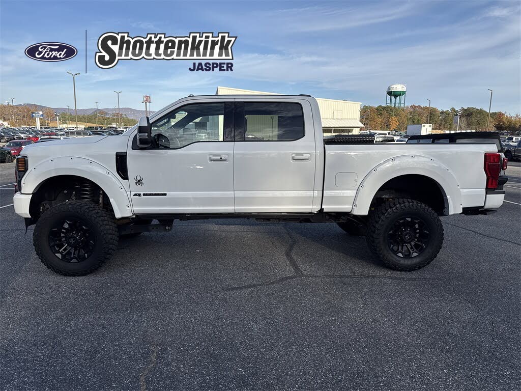 2022 Ford F-250 Super Duty Lariat Crew Cab 4WD