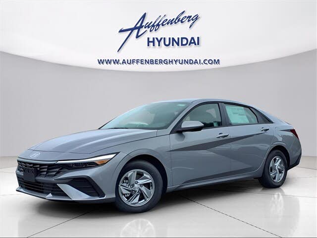 2025 Hyundai Elantra SE FWD