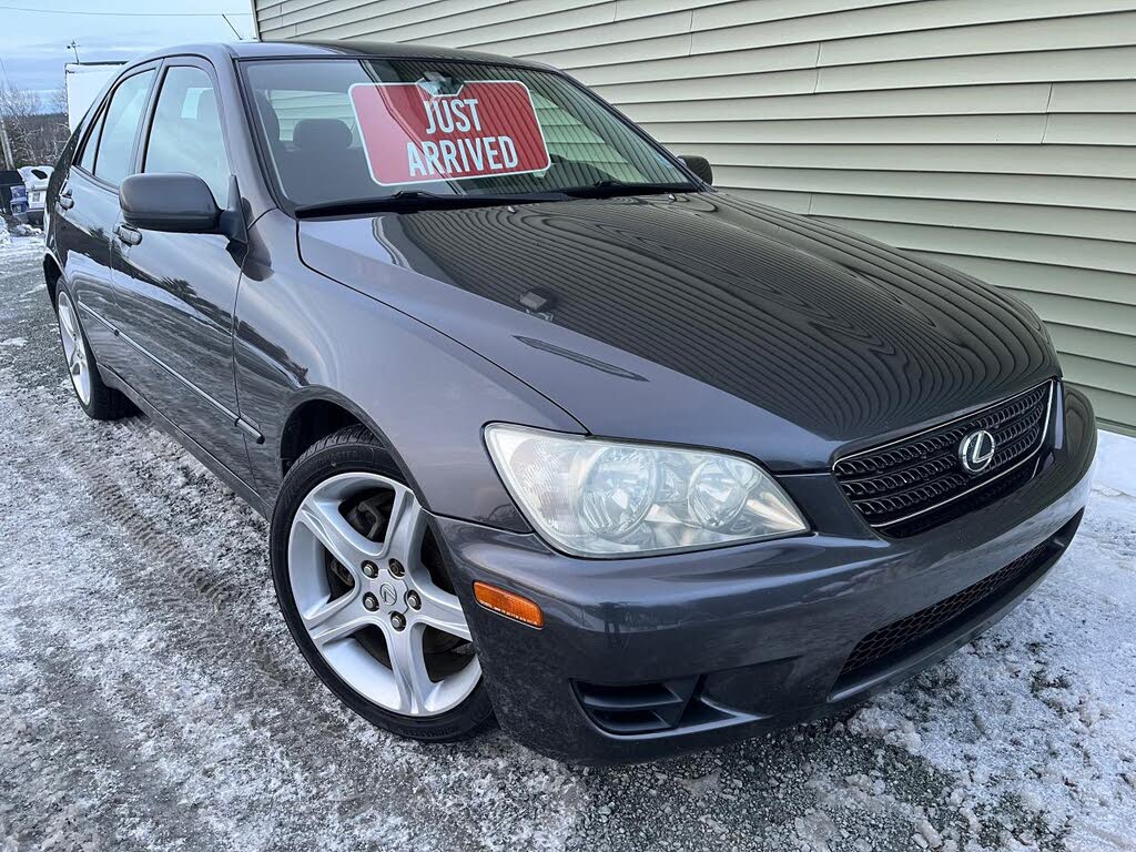 2003 Lexus IS 300 Sedan RWD