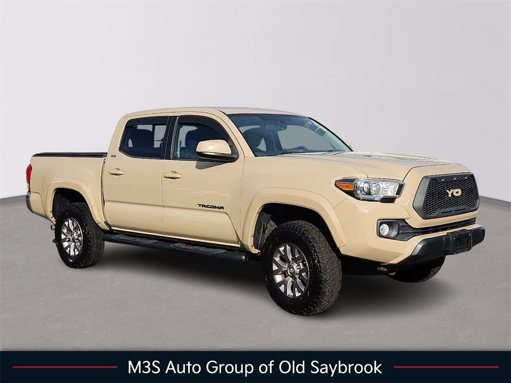 2017 Toyota Tacoma SR5 V6 Double Cab 4WD