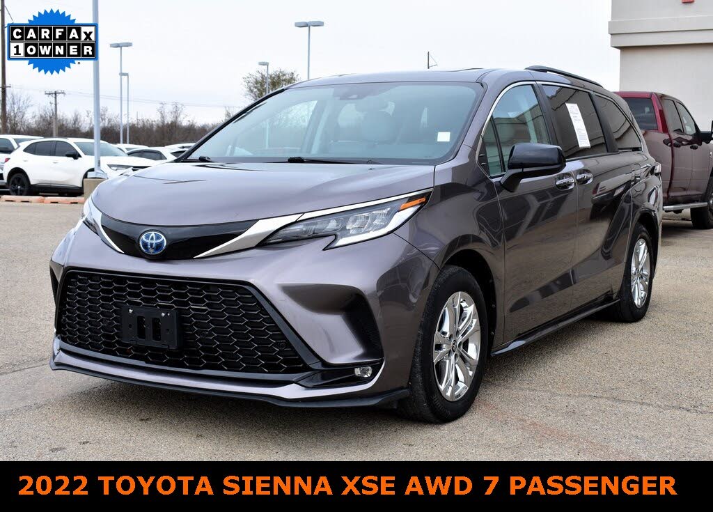 2022 Toyota Sienna XSE 7-Passenger AWD
