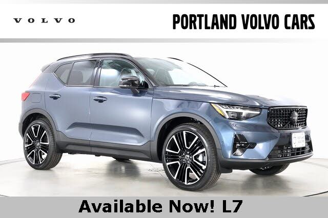 2026 Volvo XC40 B5 Ultra Black Edition AWD