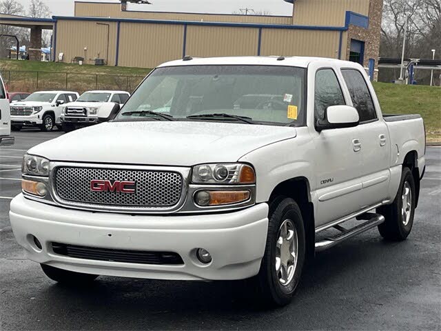 2005 GMC Sierra 1500 Denali AWD Crew Cab SB