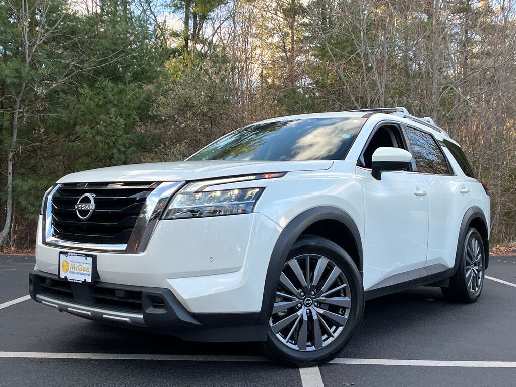 2024 Nissan Pathfinder SL 4WD