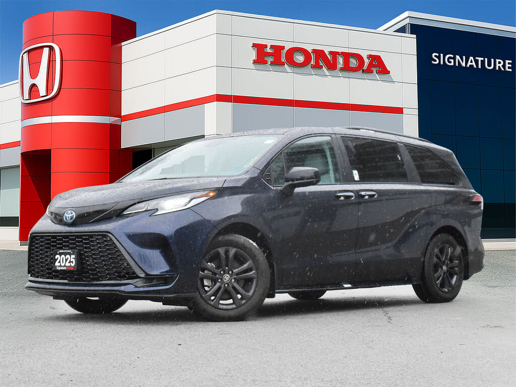 2025 Toyota Sienna XSE 7-Passenger AWD