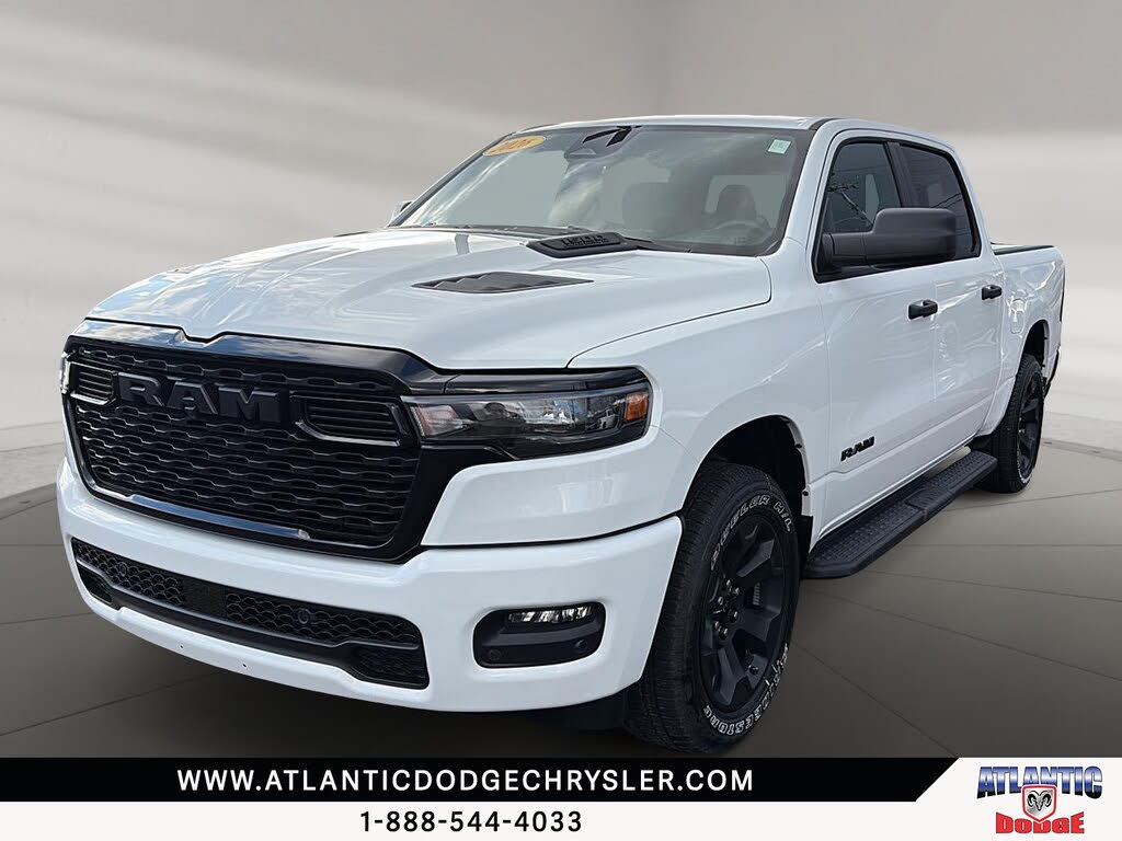 2026 RAM 1500 Express Crew Cab 4WD