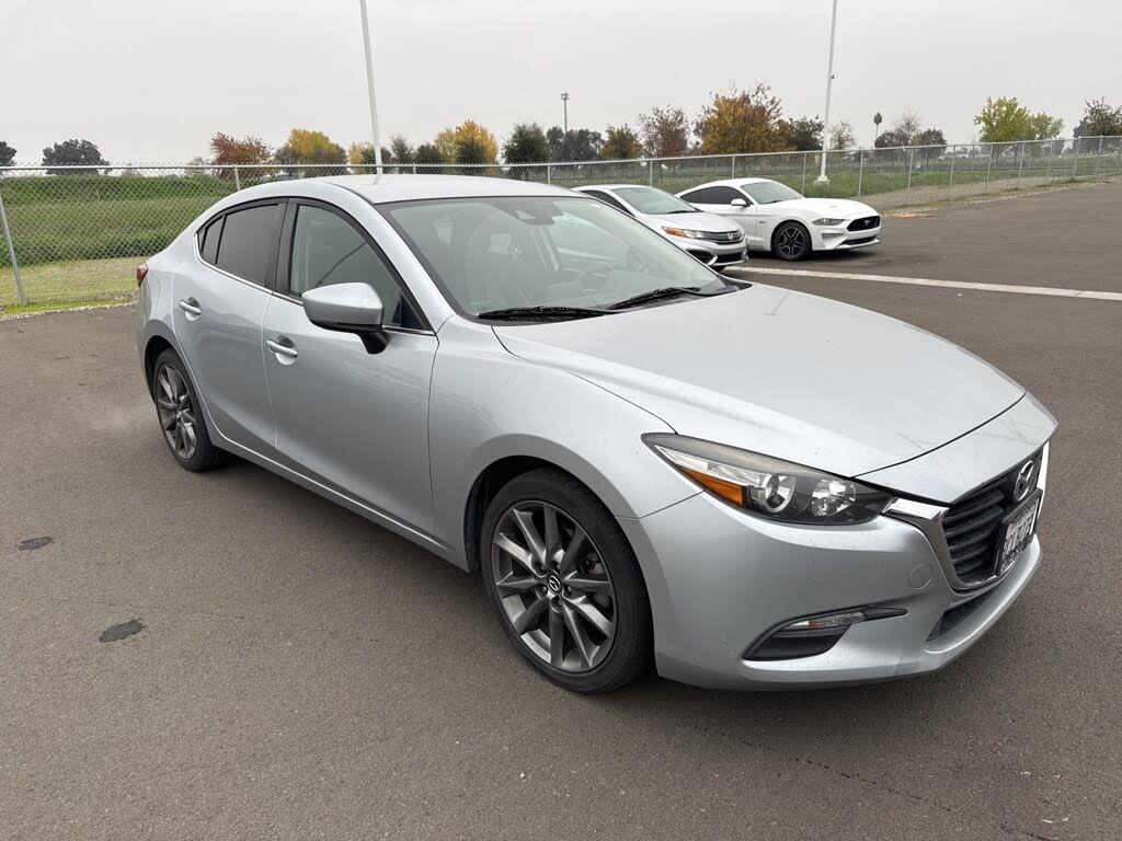 2018 Mazda MAZDA3 Touring