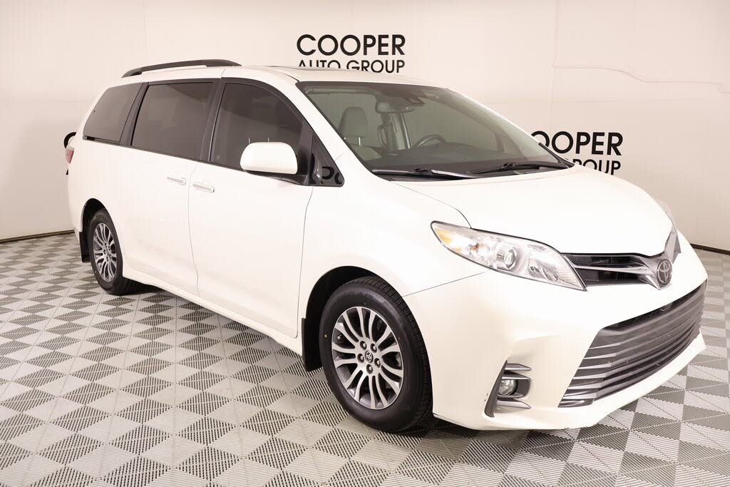 2020 Toyota Sienna XLE Premium 8-Passenger FWD