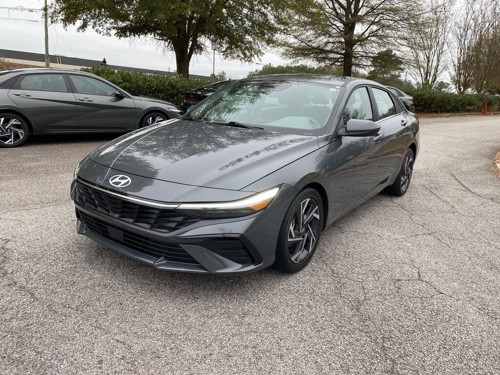 2024 Hyundai Elantra SEL FWD