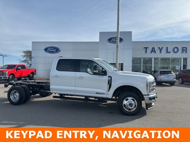 2026 Ford F-350 Super Duty Chassis Lariat Crew Cab DRW 4WD