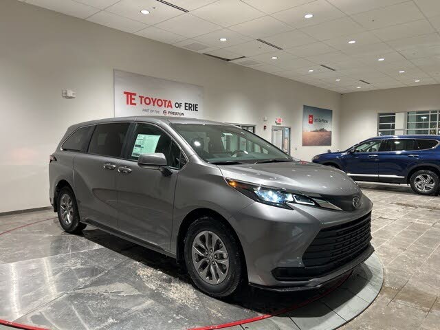 2026 Toyota Sienna LE 8-Passenger FWD