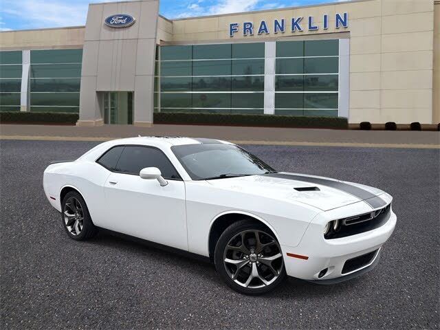 2017 Dodge Challenger SXT RWD