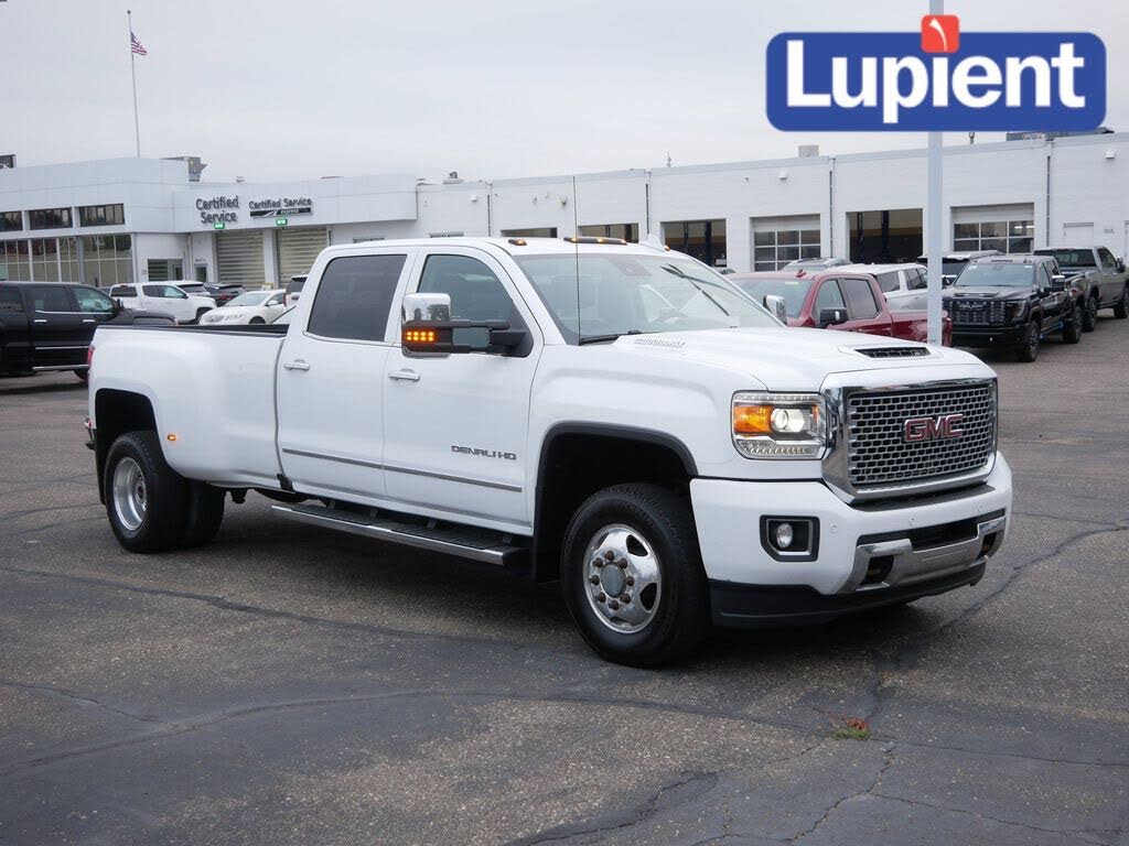 2017 GMC Sierra 3500HD Denali Crew Cab LB DRW 4WD