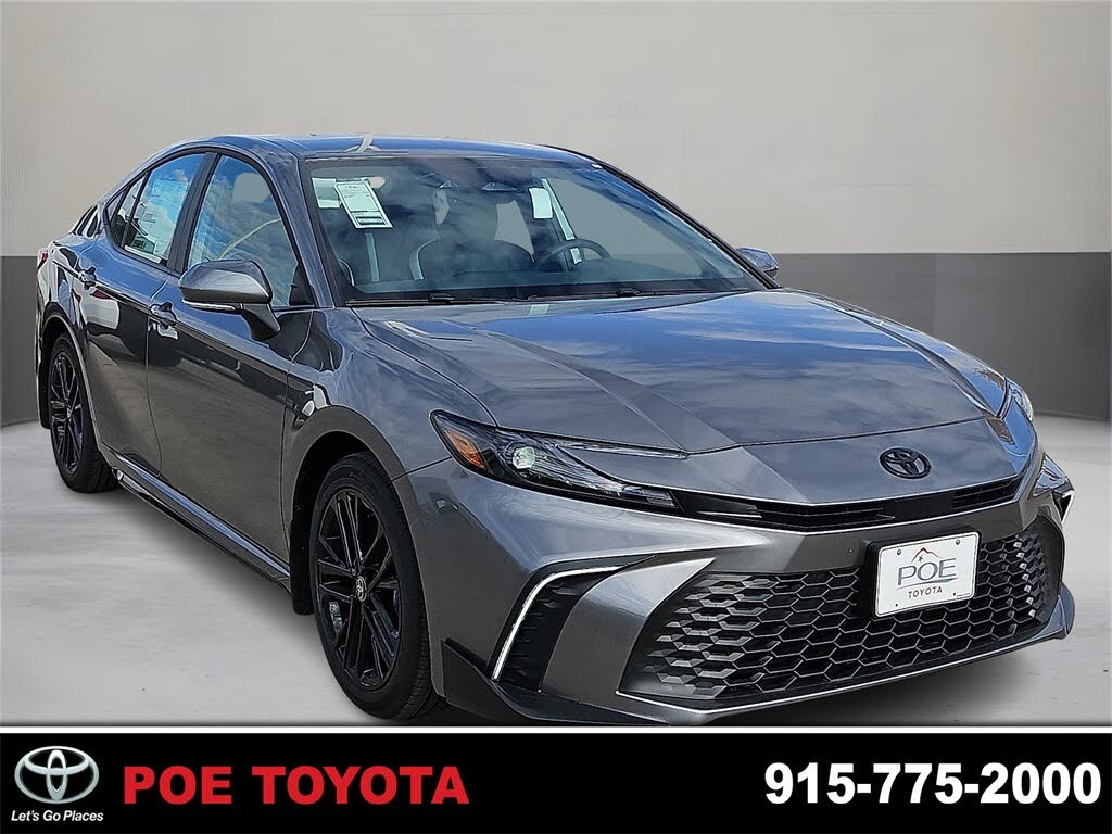 2026 Toyota Camry SE FWD