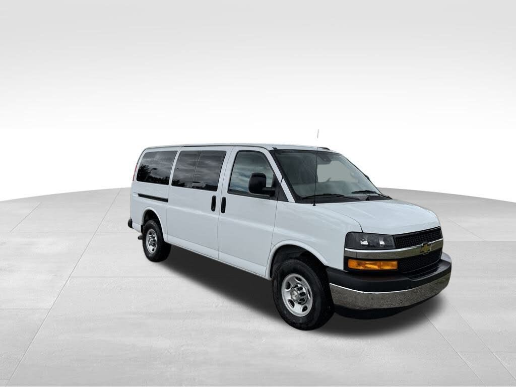 2023 Chevrolet Express 2500 LT RWD