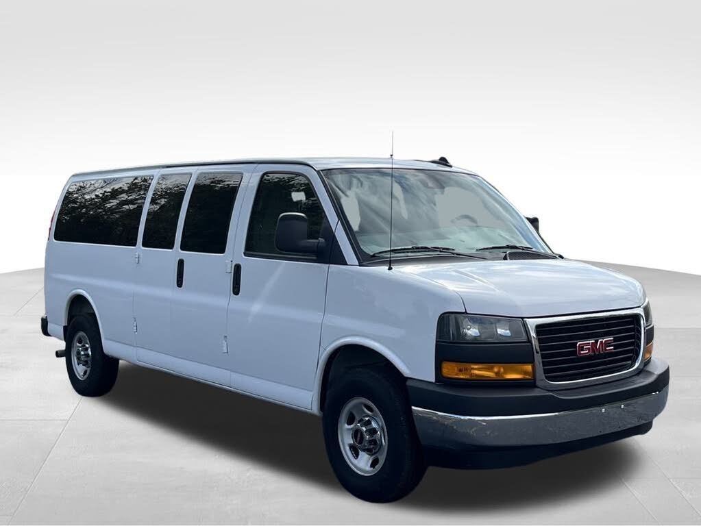 2025 GMC Savana LT 3500 RWD