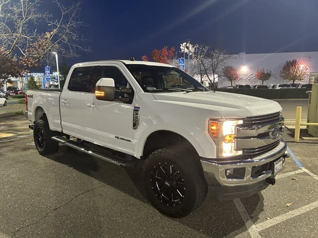 2019 Ford F-250 Super Duty Lariat Crew Cab 4WD