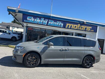 2022 Chrysler Pacifica Hybrid Limited FWD