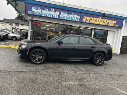 Chrysler 300 S V6 RWD 2023