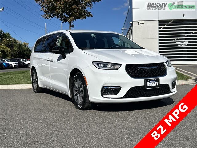 2024 Chrysler Pacifica Hybrid Select FWD