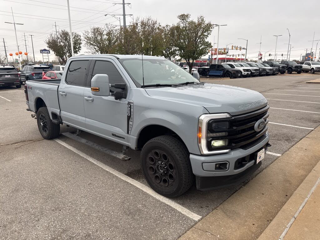 2025 Ford F-250 Super Duty Platinum Crew Cab 4WD