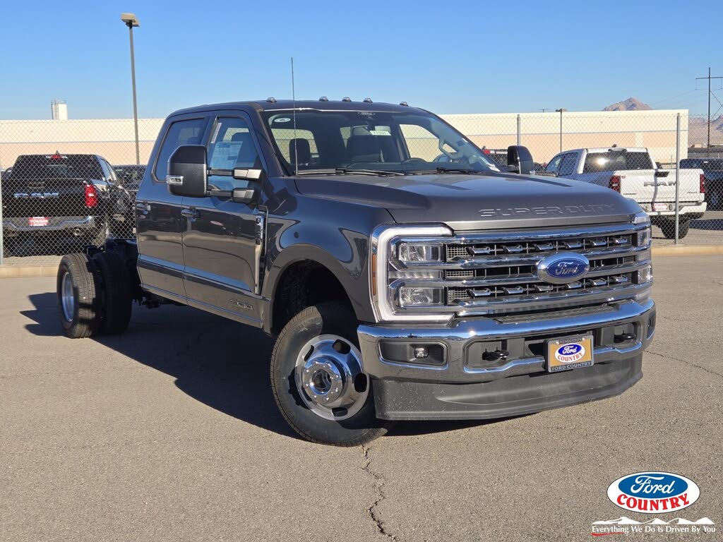 2025 Ford F-350 Super Duty Chassis Lariat Crew Cab DRW 4WD