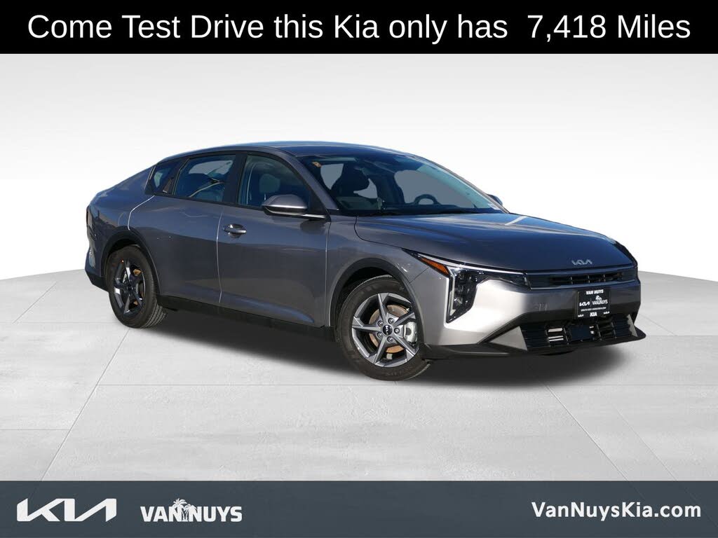 2025 Kia K4 LXS FWD