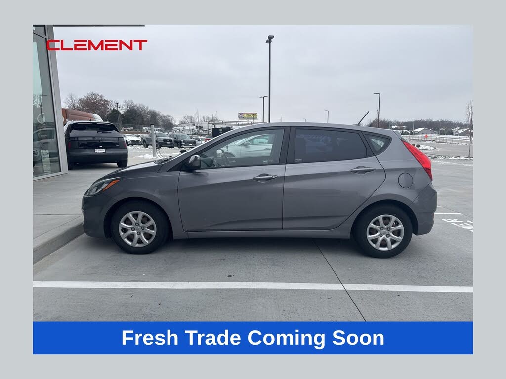 2014 Hyundai Accent GS 4-Door Hatchback FWD