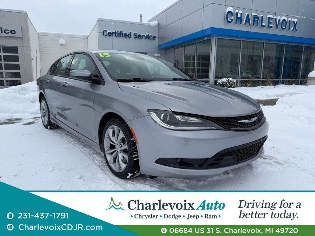 2015 Chrysler 200 S Sedan FWD