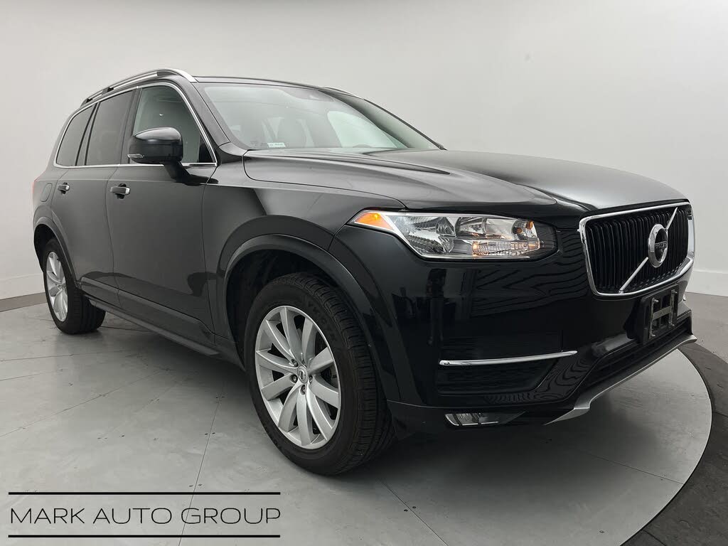 2016 Volvo XC90 T6 Momentum AWD