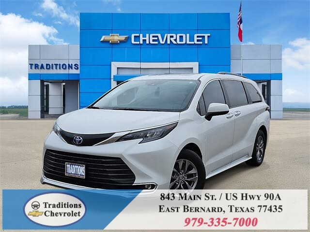 2024 Toyota Sienna XLE 7-Passenger FWD