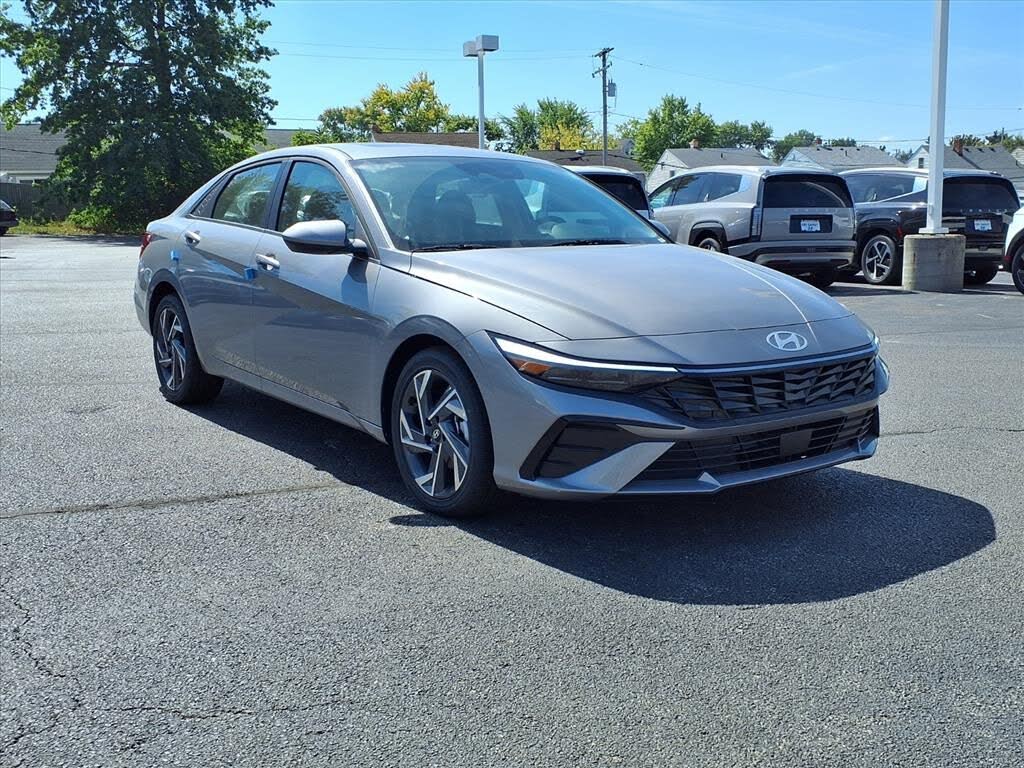 2025 Hyundai Elantra SEL Convenience FWD