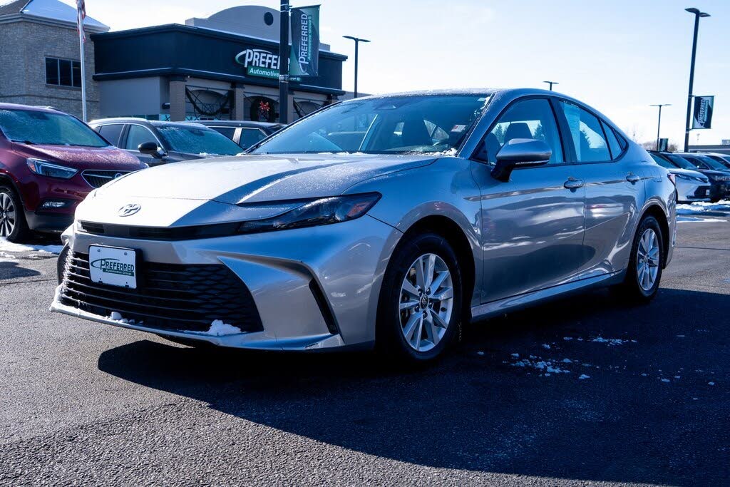2025 Toyota Camry LE FWD