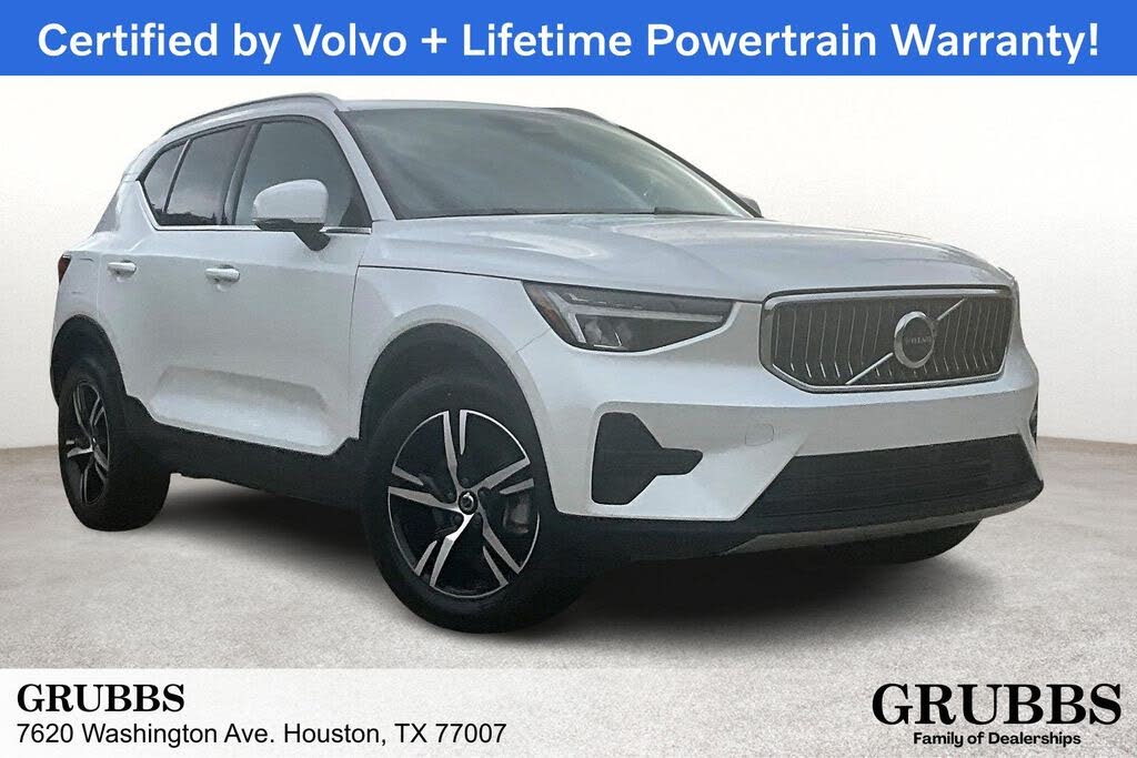 2025 Volvo XC40 B5 Core Bright Theme AWD